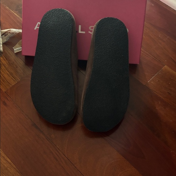 Chic Brown Suede Mules - Picture 6 of 7